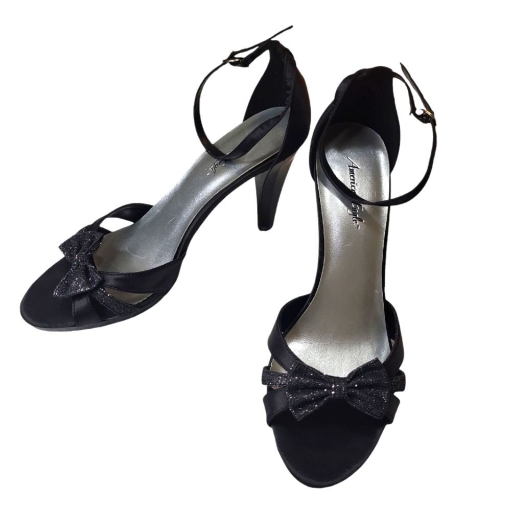 American Eagle Black heel size 8 bow tie strappy heel dress shoe sandal